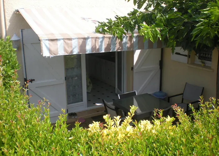 Будинок відпочинку Maison De Agdabella Агд